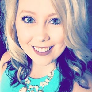 Meet your Posher, Katelyn